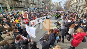 Podrška ispred Prve gimnazije